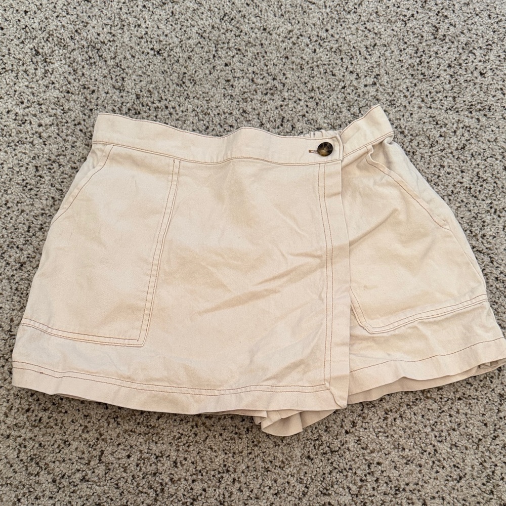 Women's Cream Cargo Skort